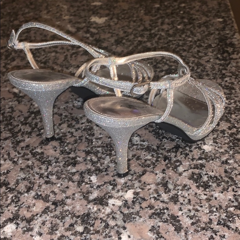 Heels - Picture 2 of 5
